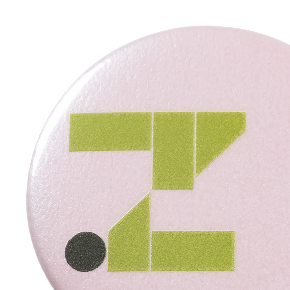 パールカラー素材の缶バッジ