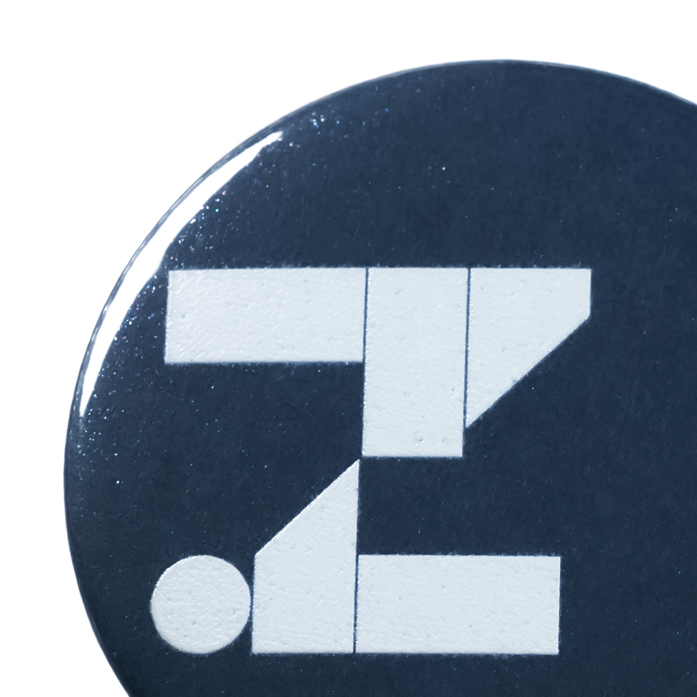 スパークルカラー素材の缶バッジ